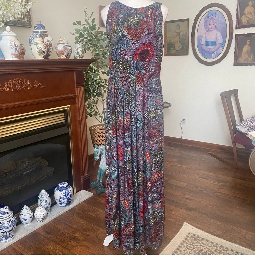Soma Sleeveless Paisley Maxi Dress • Stretchy • Size L